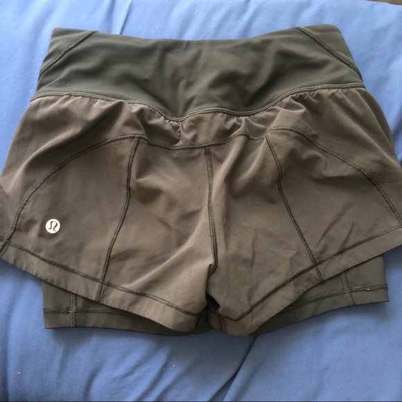 Lululemon Break Free Shorts size 2 Black - Picture 7 of 8